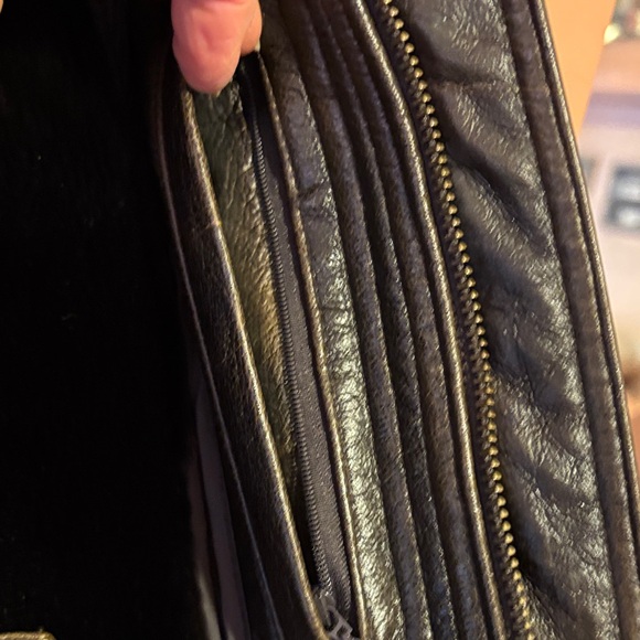 Wilson’s Vintage Classic Brown Leather Bomber - Picture 6 of 16